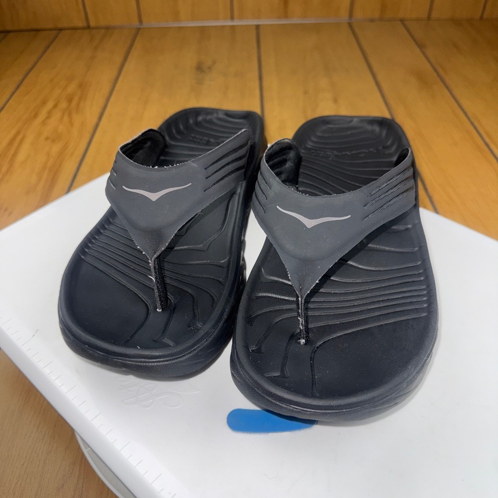 Hoka One One Ora Recovery Flip Black Sandals Mens 9 Womens 11 1099675